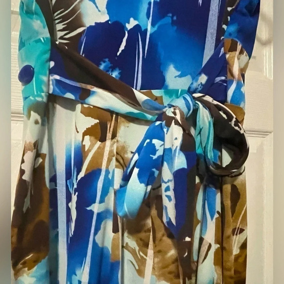 Bisou Bisou Dress with tie back - Picture 4 of 6